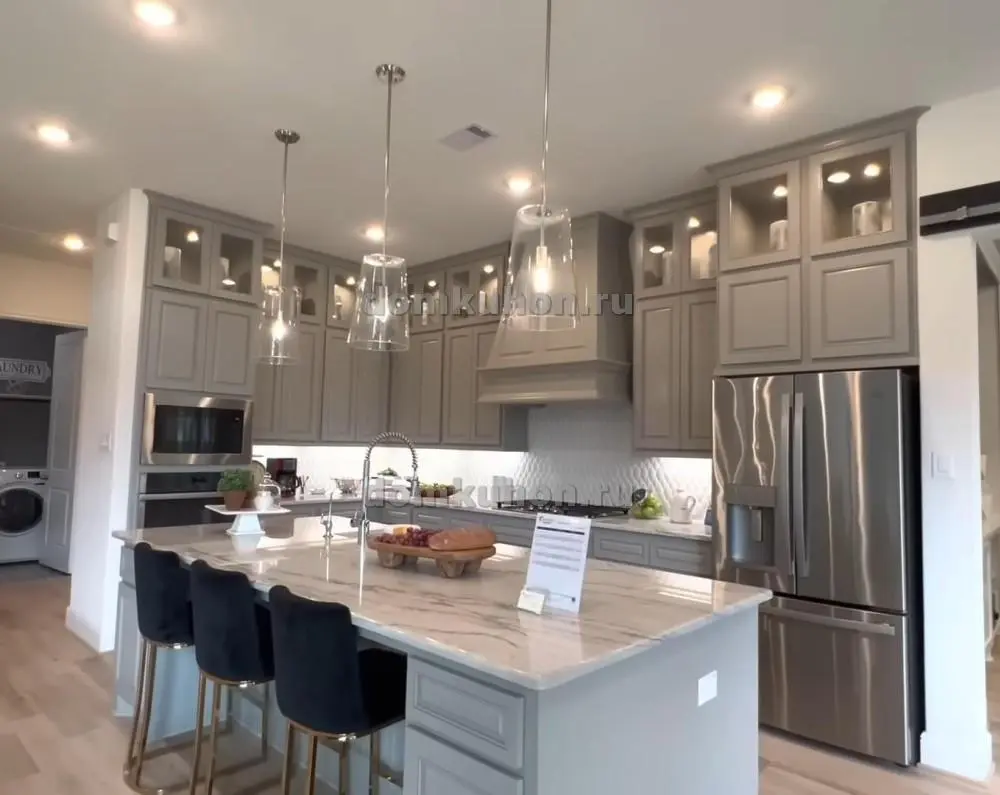 Кухня с островом - Лилия